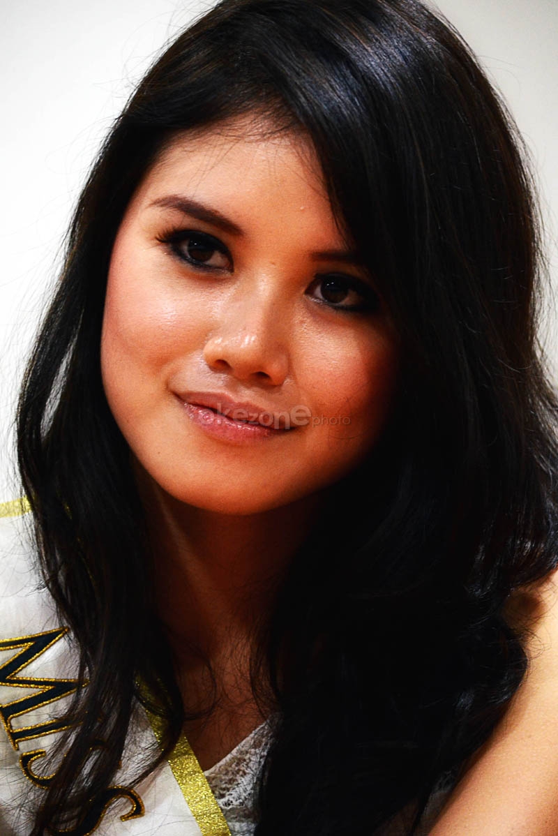 Miss Indonesia 2012 Ines Putri Tjiptadi Chandra berkunjung ke kantor redaksi Okezone, Jalan Kebon Sirih - 35718_large