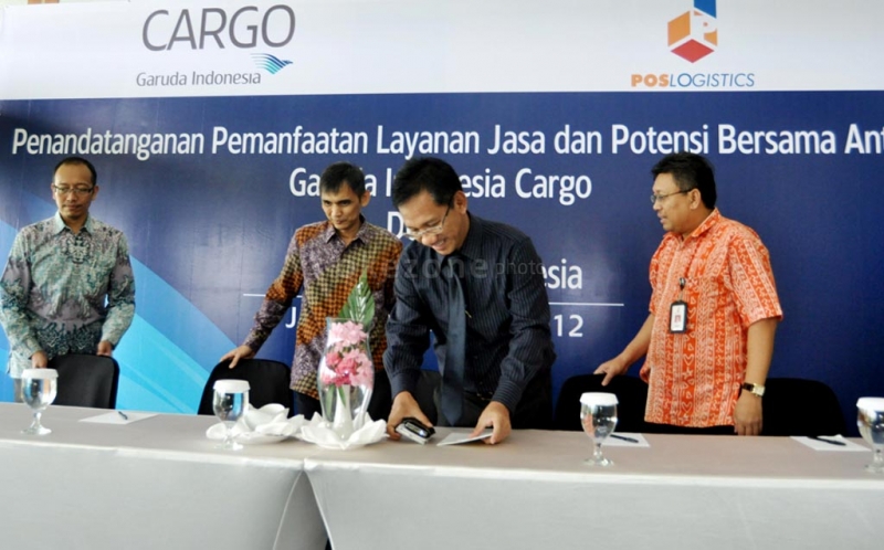 Pengiriman paket valas
