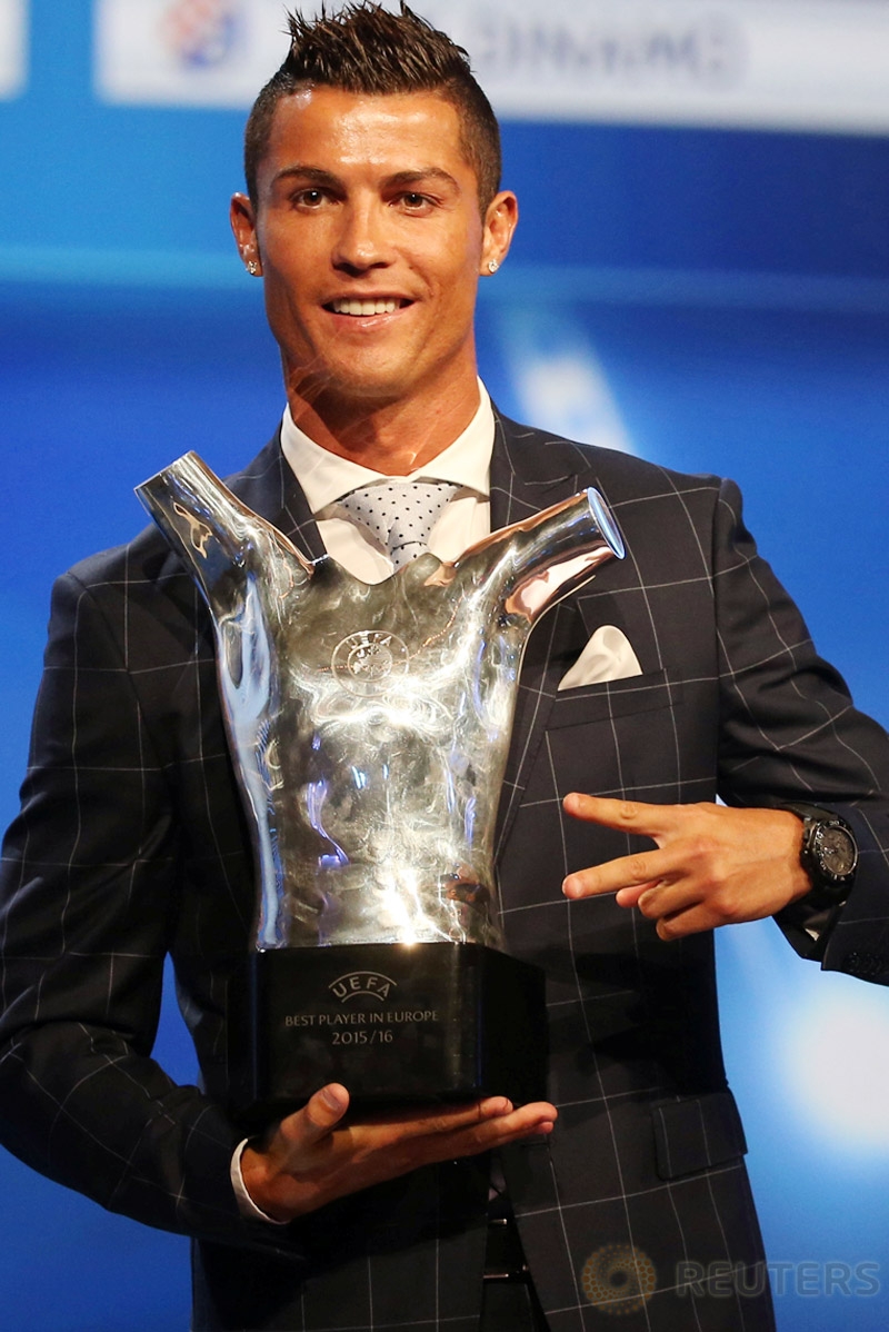 Cristiano Ronaldo Pemain Terbaik Eropa 2015 2016 0 Foto Cristiano Ronaldo Pemain Terbaik Eropa 2015 2016 0 Foto
