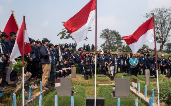 Doa Dan Tabur Bunga Mengenang Tahun Tragedi Trisakti Foto