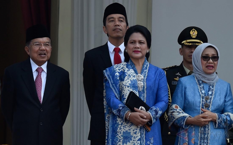 Jokowi Lantik 729 Perwira Remaja TNI-Polri