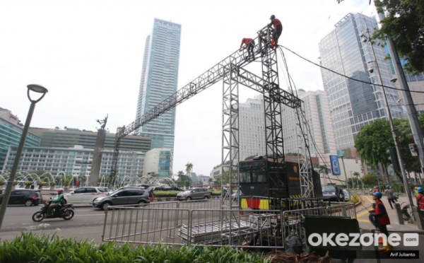 Persiapan Panggung Hiburan Untuk Tahun Baru Di Bundaran Hi Foto