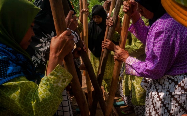 Tradisi Ngagondang Masyarakat Sunda Saat Pengolahan Padi 0 Foto