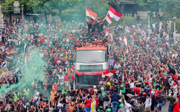 Bak Pahlawan Ribuan Orang Sambut Arak Arakan Timnas Indonesia U 22 DI