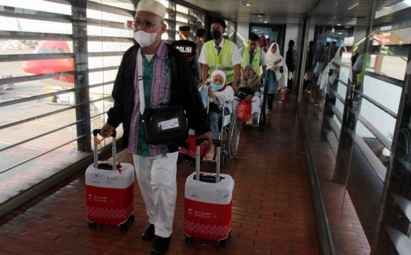 Alhamdulillah Jamaah Haji Asal Jakarta Tiba Di Bandara Soetta Foto