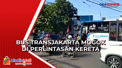 Detik Detik Menegangkan Bus Transjakarta Mogok Di Perlintasan Kereta