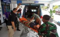 Evakuasi Prajurit TNI Korban Kontak Senjata di Papua Barat
