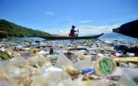 Ganggu Aktivitas Nelayan, Danau Singkarak Dipenuhi Sampah Plastik