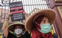 Aktivis Walhi Unjuk Rasa di Depan Mabes Polri Tuntut Kasus Mafia Tanah