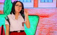 Gemes! Wika Salim Pakai Seragam SD Sambil Makan Lolipop di Program Komedi Cross Check