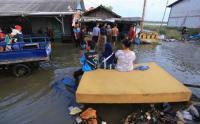 Indramayu Terendam Banjir Rob, Aktivitas Warga Terhambat