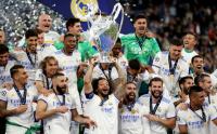 Kebahagiaan Pemain Real Madrid saat Angkat Trofi Liga Champions 2021-2022