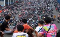 Ribuan Penggemar Motor Honda CB Tumpah Ruah di Solo