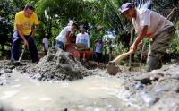 Warga Aceh Manfaatkan Dana Desa untuk Bangun Jalan Kampung