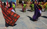 Festival Tenun Donggala Gairahkan Kembali Penggunaan Kain Tenun