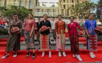 Cantik dan Muda Meriahkan Parade Kebaya Nusantara di Anjungan Sarinah