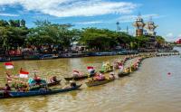 Semarak Festival Budaya Pasar Terapung di Sungai Martapura Kalimantan