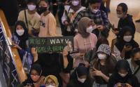 Antusiasme Ratusan WayZenNi Sambut Kedatang Boyband K-Pop WayV
