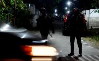 Polisi Bersenjata Jaga Lokasi Ledakan di Asrama Grogol Indah Sukoharjo Jateng