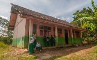 Potret Miris Siswa Madrasah di Lebak Banten Belajar di Lantai