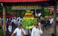 Kirab Tradisi Pager Mangkok di Dusun Piji Wetan