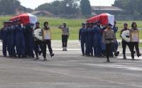 Kedatangan Jenazah Korban Helikopter yang Jatuh di Belitung Timur