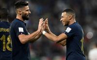 Selebrasi Kylan Mbappe dan Olivier Giroud Singkirkan Polandia dari Piala Dunia 2022
