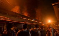 Api Membumbung Tinggi, Pabrik Sarung Tangan di Deli Serdang Terbakar