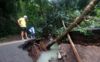 Bencana Longsor di Jalan Kiometer Nol Sabang Aceh