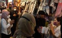  Iriana Jokowi Kunjungi Pasar Beringharjo Yogyakarta Melihat Langsung Geliat Ekonomi
