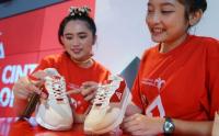 Kolaborasi KitKat dengan  Sepatu Lokal Asal Klaten 
