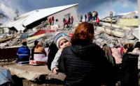 Duka Warga Turki Pasca Gempa Dahsyat Melanda