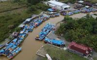 Foto Udara Perahu Nelayan Tidak Melaut Jelang Ramadhan di Aceh