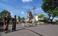 Pecalang Berjaga saat Perayaan Hari Raya Nyepi di Lombok