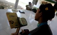 Rutinitas Santri Ponpes Membaca Al Quran saat Mengisi Waktu di Bulan Ramadhan