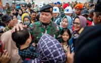 Panglima TNI Pimpin Upacara Pemberangkatan Satgas Pamtas RI-Papua Nugini di Palembang