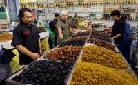 Berkah Ramadhan, Omzet Penjual Kurma Meningkat Hingga 60 Persen