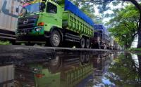 Imbas Perbaikan Jalan, Jalur Pantura Pati-Rembang Macet Hingga 45 Kilometer