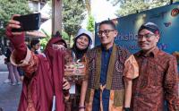 Momen Sandiaga Membatik Nitik di Workshop KaTa Kreatif 2023 Bantul Yogyakarta