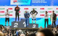 Selebrasi Maximilian Gunther Usai Juara Formula E Jakarta 2023 