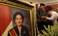 Presiden Jokowi Melayat Almarhumah Pendiri Mustika Ratu Mooryati Soedibyo yang Wafat Diusia 96 Tahun