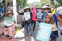 Warga Pulau Pari Gelar Aksi Damai Tolak Reklamasi dan Izin PKKPRL