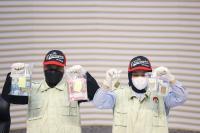 Barang Bukti Logam Mulia dan Uang Tunai Suap Lampung Tengah Ditunjukkan KPK