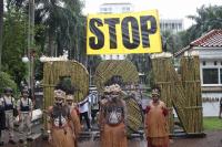 Aksi Teatrikal Soroti Ancaman Deforestasi PSN di Merauke