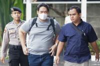 Dua Pejabat Kejari HSU Tiba di Gedung KPK Usai Terjaring OTT