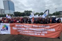 Ratusan Buruh Demo di Depan DPR, Suarakan Empat Tuntutan Upah 2026