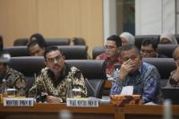 Raker Komisi VII DPR dengan Menteri UMKM Bahas Capaian dan Target 2026