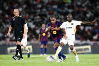 Barcelona Legends Menang Telak 3-0 atas DRX Legends di GBK