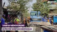 Sampah Tutup Proyek Sodetan di Klender, Petugas Terjun Bersihkan Kali