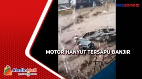 Motor Hanyut Tersapu Material Banjir di Kertasari